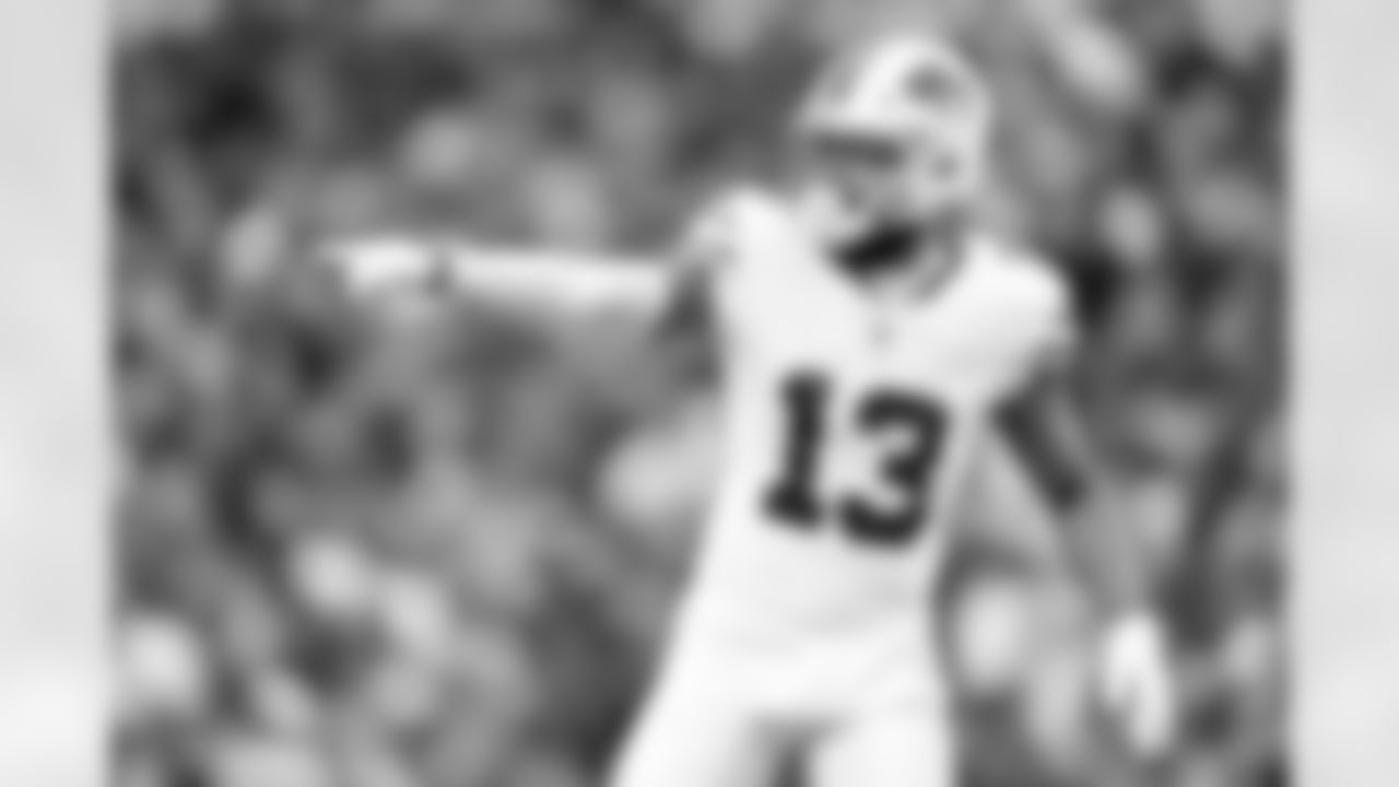 Buffalo Bills vs Tampa Bay Buccaneers, Regular Season, November 16, 2025 at Highmark Stadium.