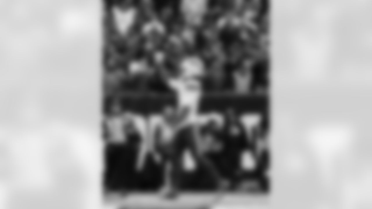 Cleveland Browns vs Buffalo Bills, Regular Season, December 21, 2025 at Huntington Bank Field.