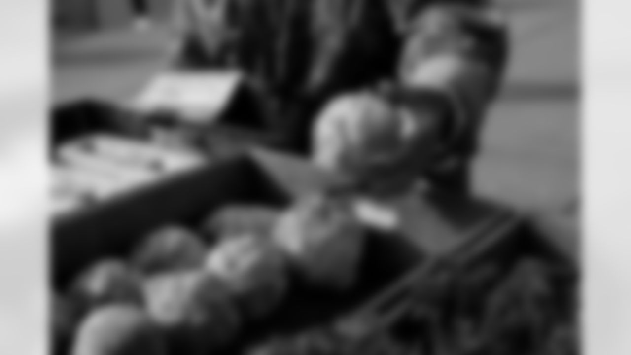 Free Mobile Food Markets, November 01, 2025 at #94 West Hertel Academy.