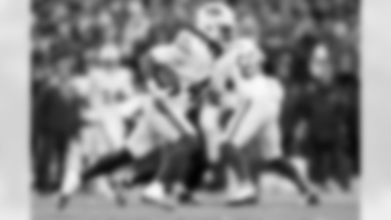 Buffalo Bills vs Tampa Bay Buccaneers, Regular Season, November 16, 2025 at Highmark Stadium.