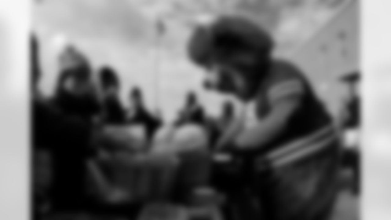 Free Mobile Food Markets, November 01, 2025 at #94 West Hertel Academy.