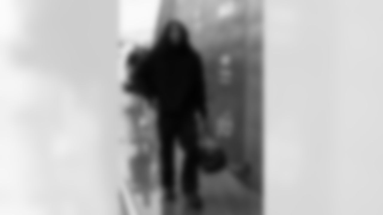 Buffalo Bills vs Philadelphia Eagles, Regular Season, December 28, 2025 at Highmark Stadium.