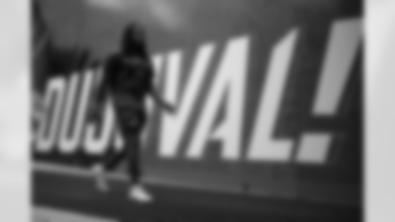 Dorian Williams (42). Buffalo Bills vs Jacksonville Jaguars, Wild Card Weekend, January 11, 2026 at EverBank Stadium.