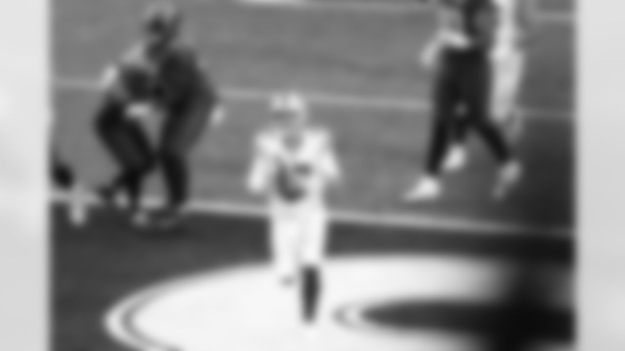 Buffalo Bills vs Tampa Bay Buccaneers, Regular Season, November 16, 2025 at Highmark Stadium.