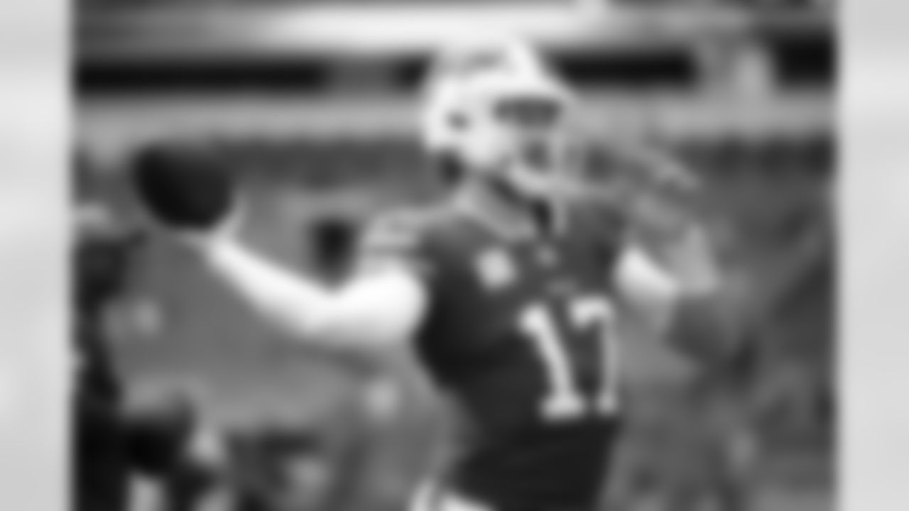 Miami Dolphins vs Buffalo Bills, Regular Season, November 09, 2025 at Hard Rock Stadium.