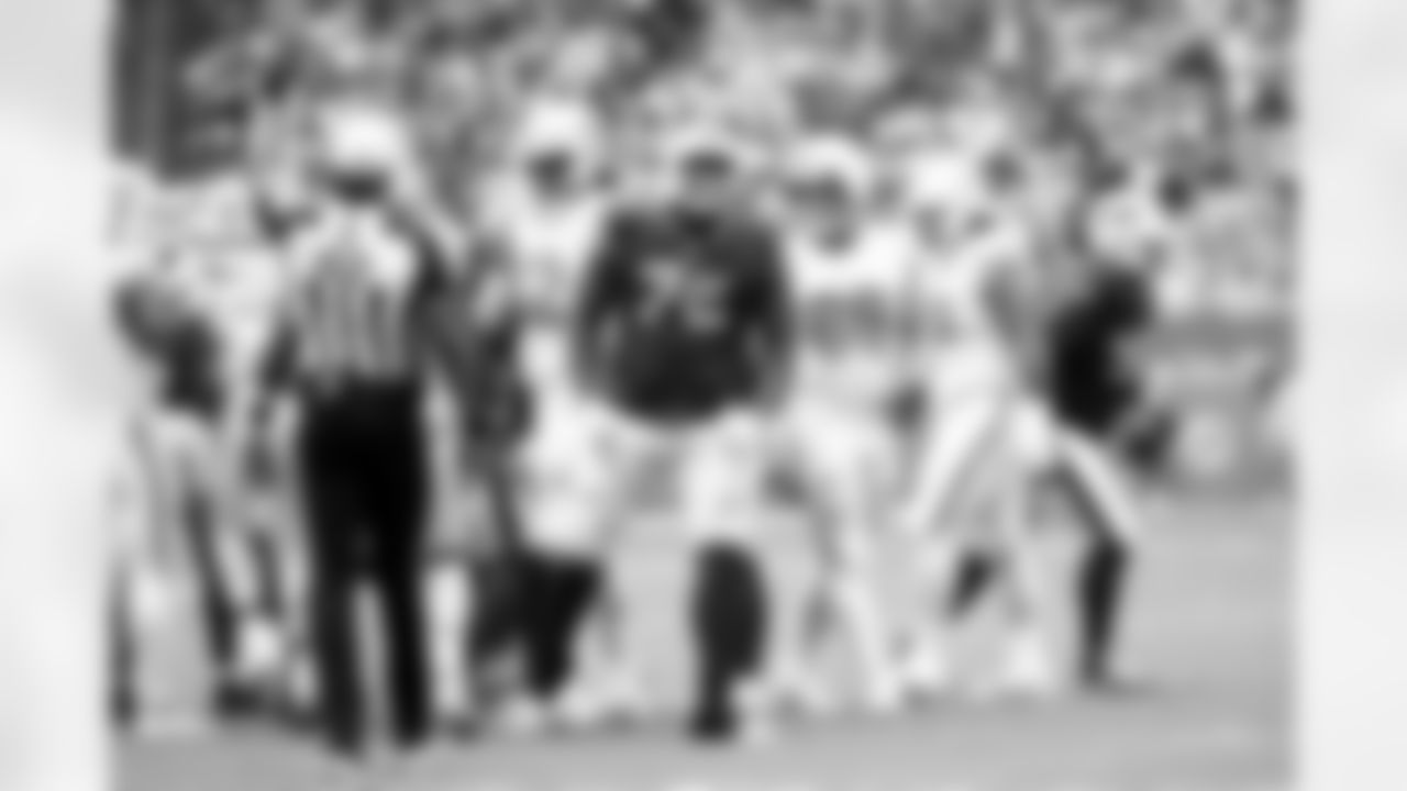 Miami Dolphins vs Buffalo Bills, Regular Season, November 09, 2025 at Hard Rock Stadium.