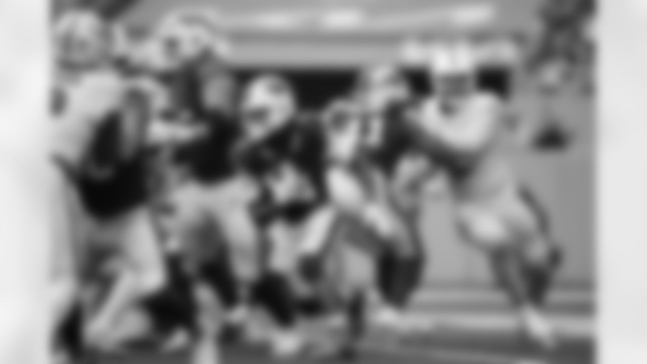 Miami Dolphins vs Buffalo Bills, Regular Season, November 09, 2025 at Hard Rock Stadium.