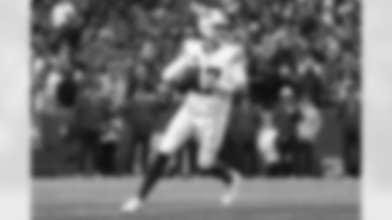 Buffalo Bills vs Tampa Bay Buccaneers, Regular Season, November 16, 2025 at Highmark Stadium.