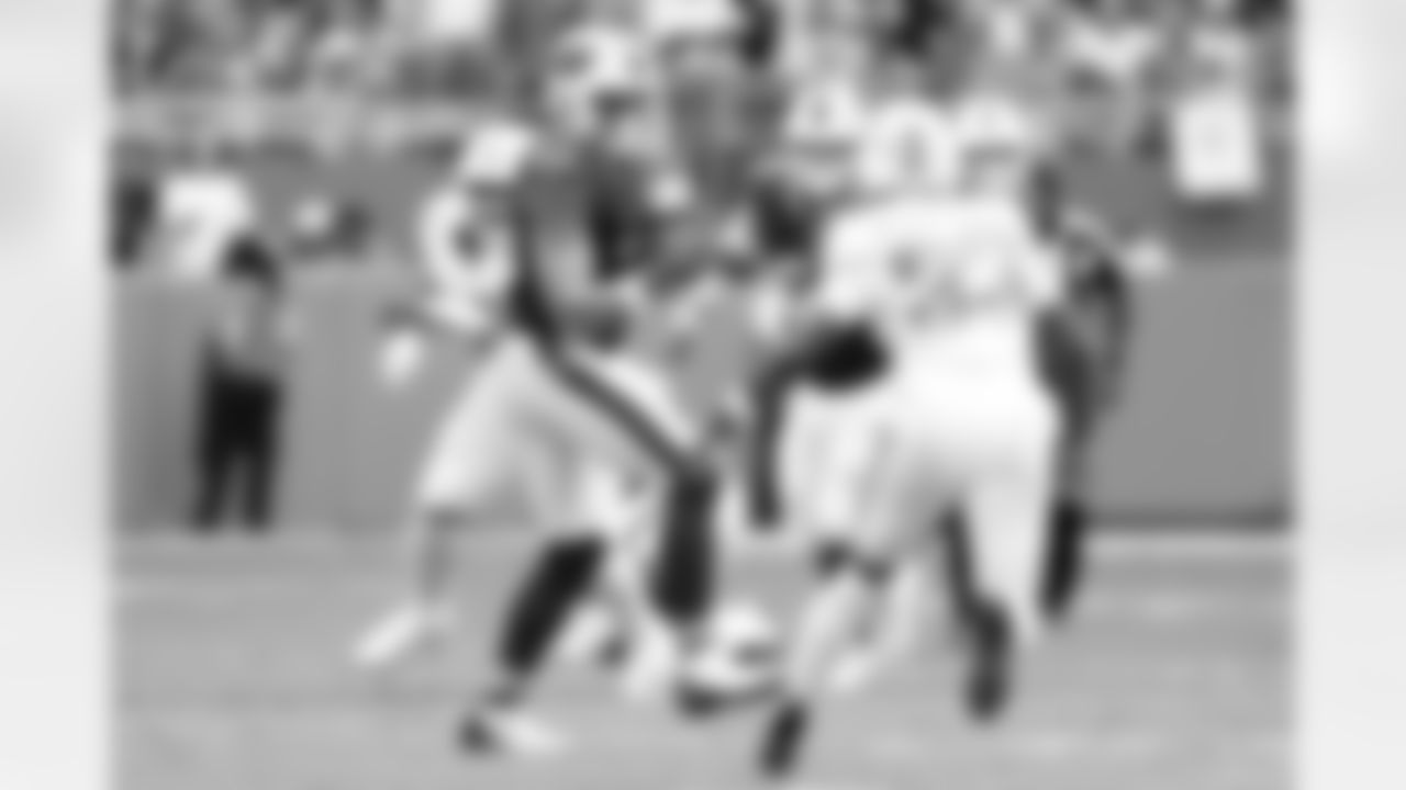 Miami Dolphins vs Buffalo Bills, Regular Season, November 09, 2025 at Hard Rock Stadium.