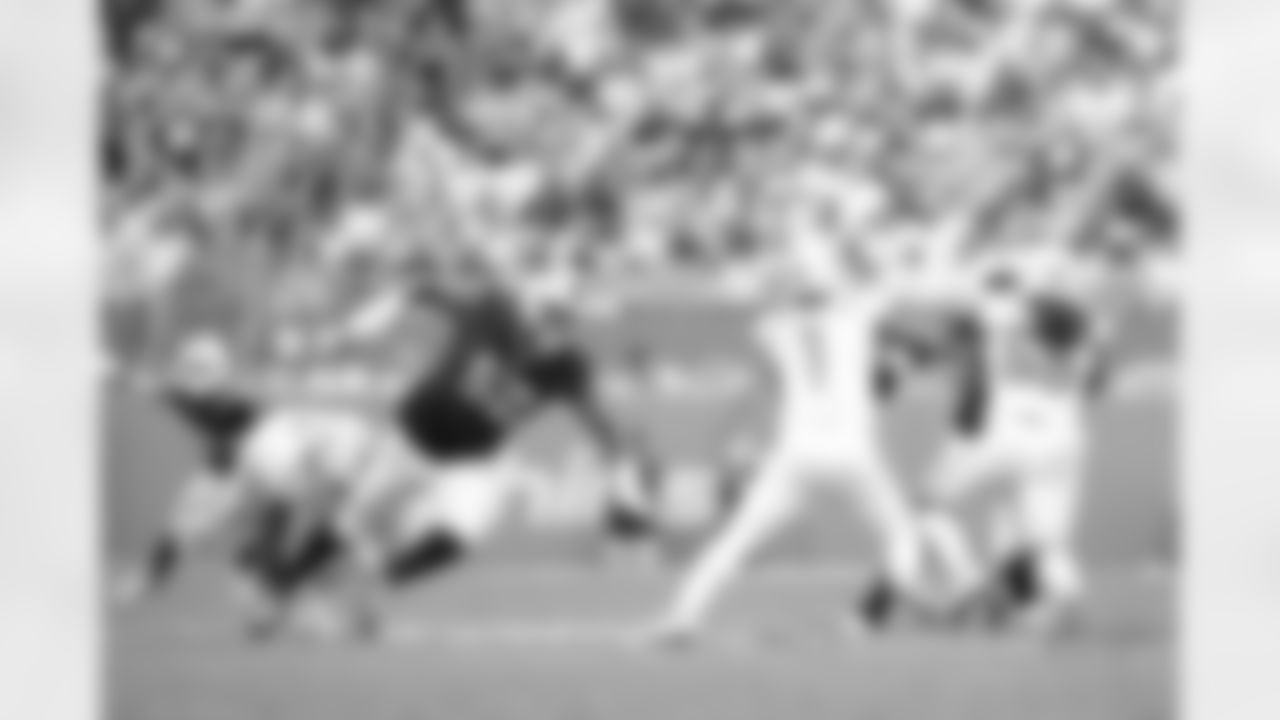 Miami Dolphins vs Buffalo Bills, Regular Season, November 09, 2025 at Hard Rock Stadium.