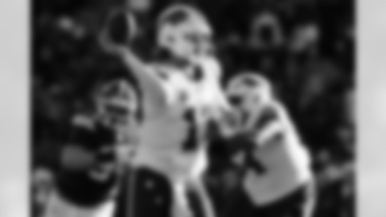 Cleveland Browns vs Buffalo Bills, Regular Season, December 21, 2025 at Huntington Bank Field.