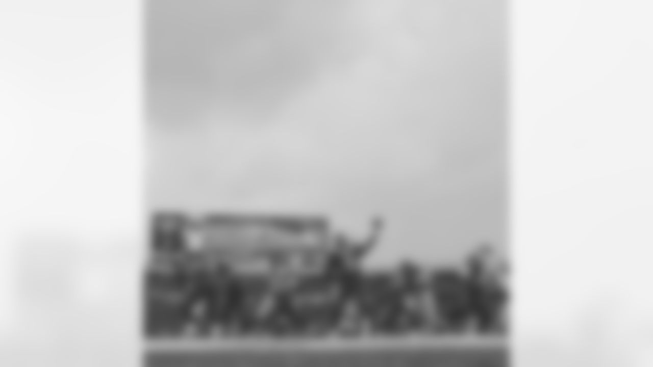 Buffalo Bills vs Tampa Bay Buccaneers, Regular Season, November 17, 2025 at Highmark Stadium.