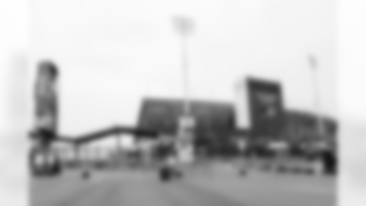 Buffalo Bills vs Philadelphia Eagles, Regular Season, December 28, 2025 at Highmark Stadium.