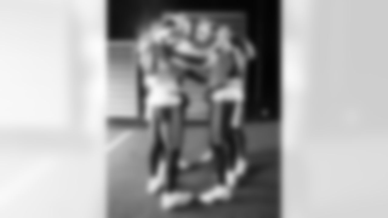 Pittsburgh Steelers vs Buffalo Bills, Regular Season, November 30, 2025 at Acrisure Stadium.