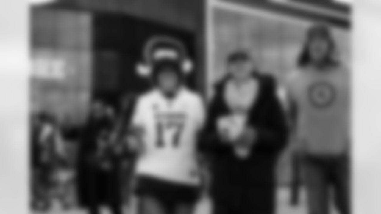 Buffalo Bills vs Tampa Bay Buccaneers, Regular Season, November 16, 2025 at Highmark Stadium.