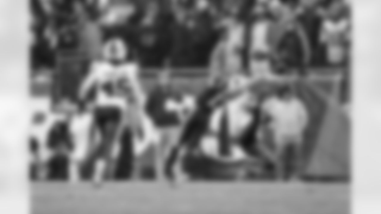 New England Patriots vs Buffalo Bills, Regular Season, December 14, 2025 at Gillette Stadium.