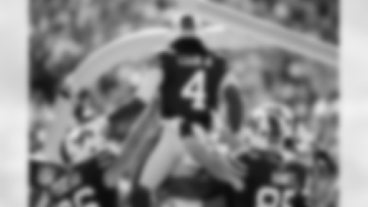 Buffalo Bills vs New Orleans Saints, Regular Season, September 28, 2025 at Highmark Stadium.