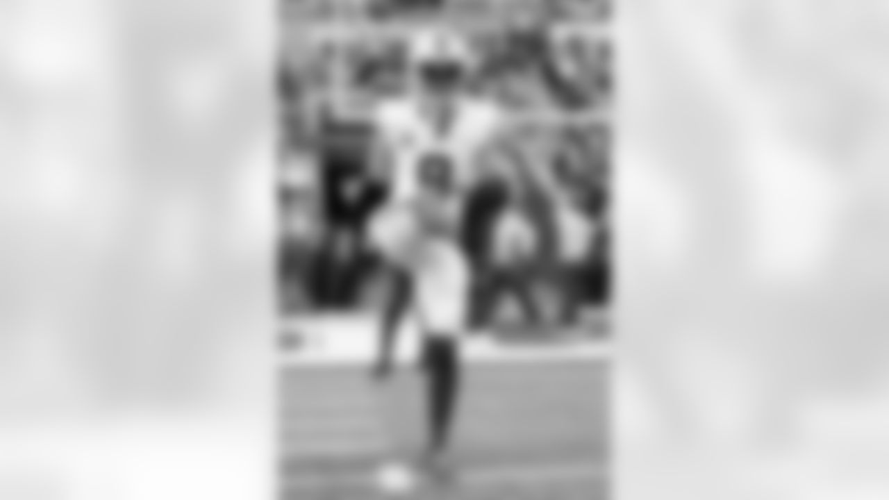 Buffalo Bills vs Tampa Bay Buccaneers, Regular Season, November 16, 2025 at Highmark Stadium.