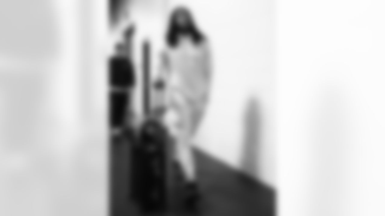 Pittsburgh Steelers vs Buffalo Bills, Regular Season, November 30, 2025 at Acrisure Stadium.