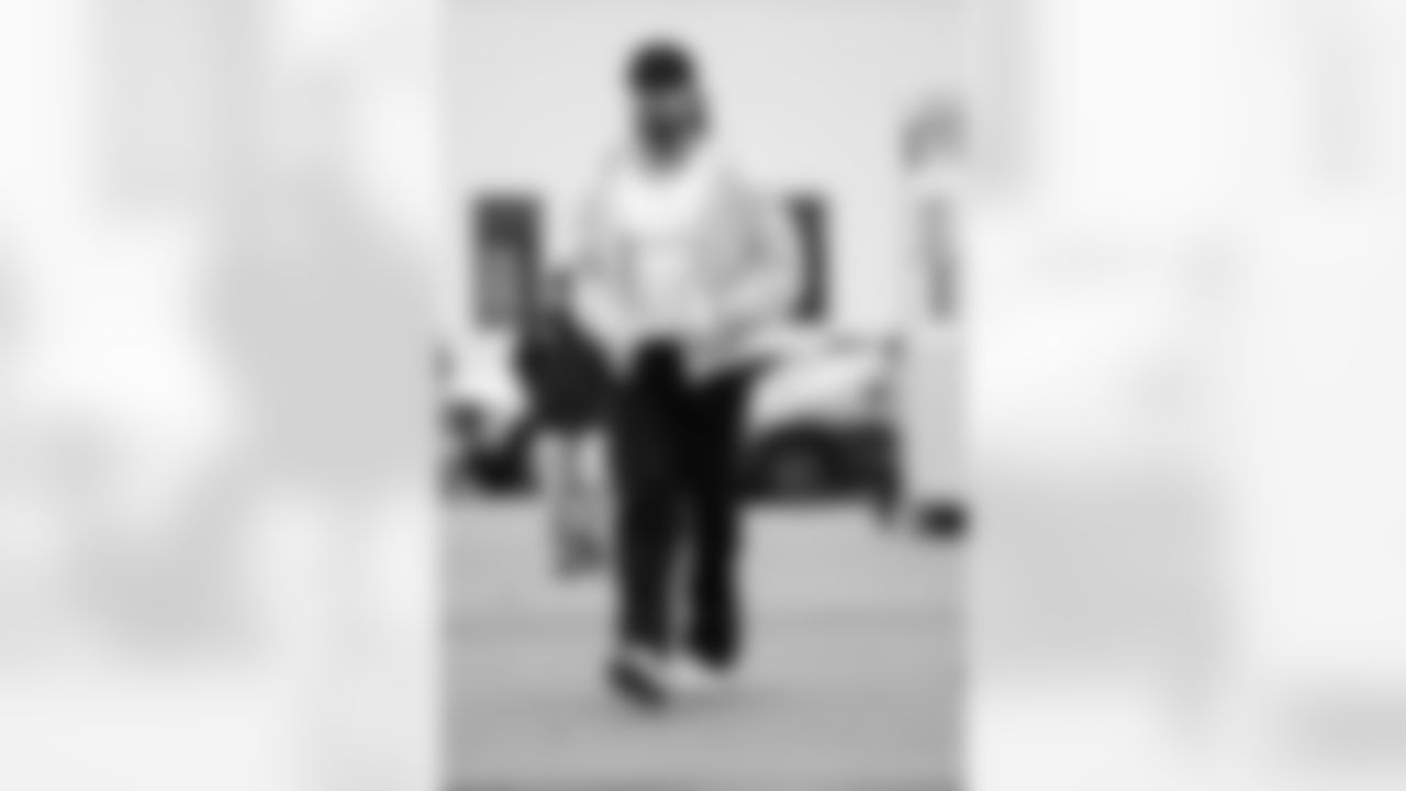 Buffalo Bills vs Tampa Bay Buccaneers, Regular Season, November 16, 2025 at Highmark Stadium.