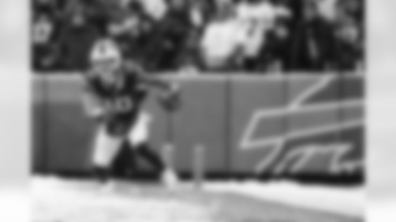 Buffalo Bills vs Cincinnati Bengals, Regular Season, December 07, 2025 at Highmark Stadium.