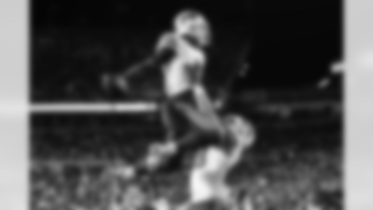 Pittsburgh Steelers vs Buffalo Bills, Regular Season, November 30, 2025 at Acrisure Stadium.