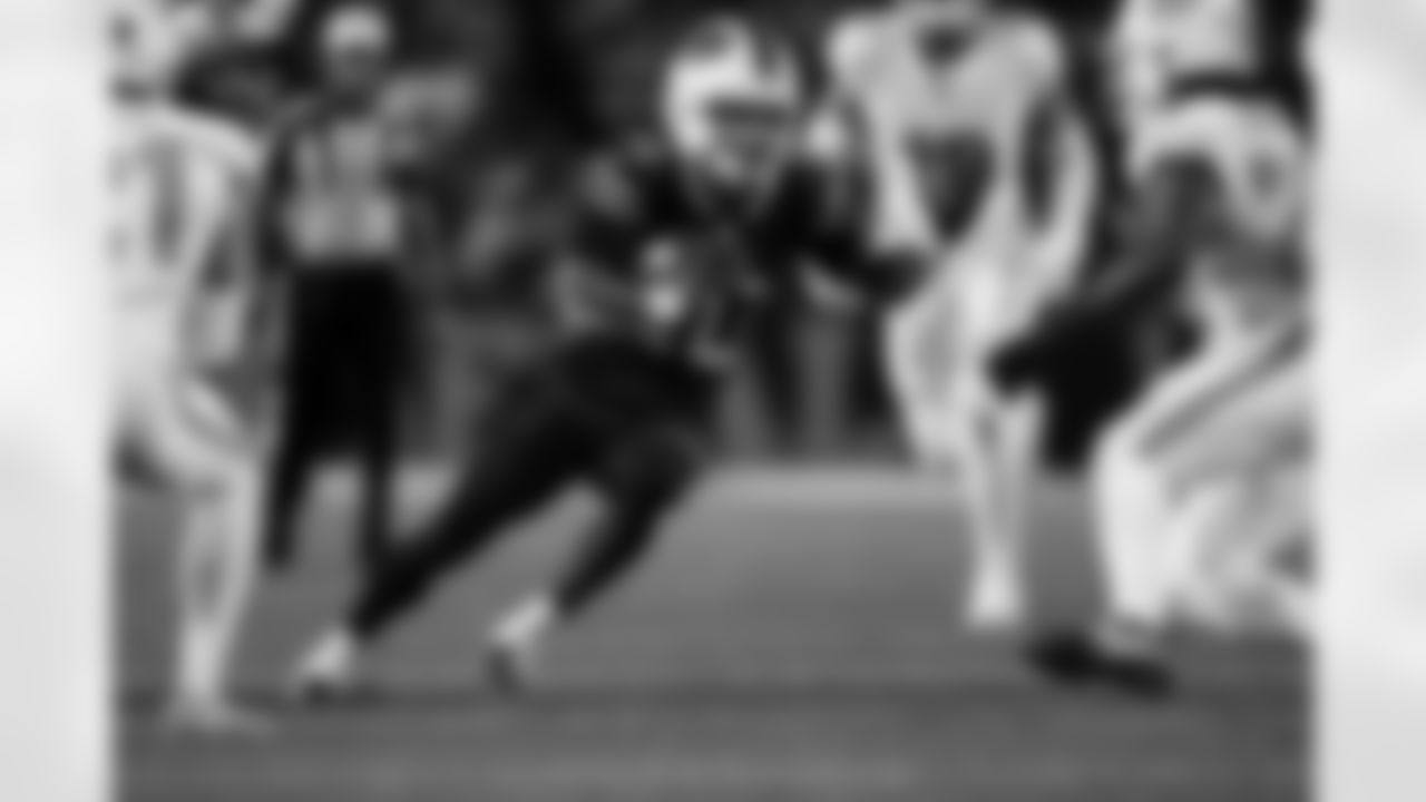 Buffalo Bills vs Miami Dolphins, Regular Season, September 18, 2025 at Highmark Stadium.