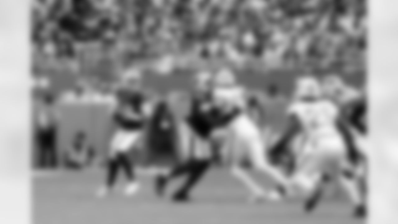 Miami Dolphins vs Buffalo Bills, Regular Season, November 09, 2025 at Hard Rock Stadium.