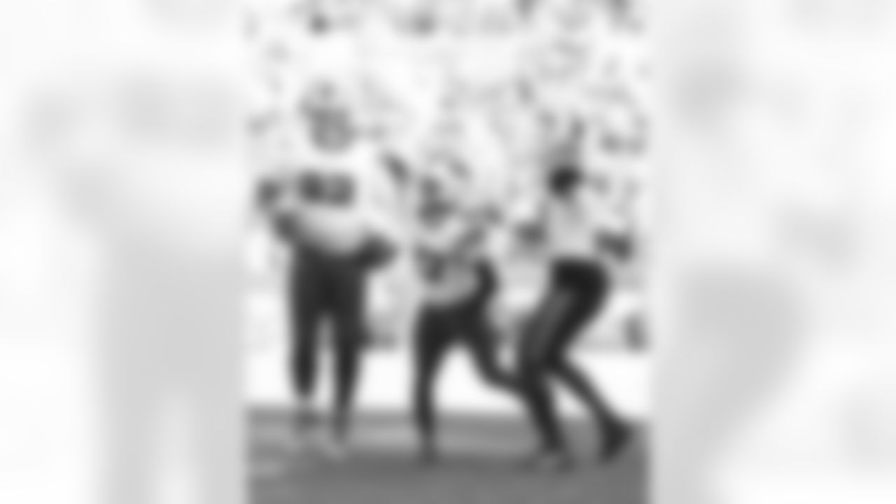 Cleveland Browns vs Buffalo Bills, Regular Season, December 21, 2025 at Huntington Bank Field.