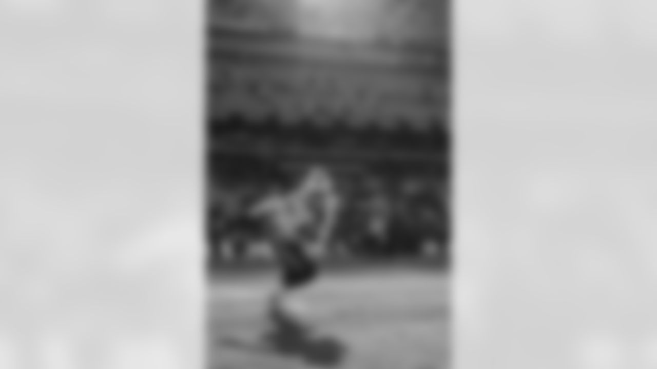 Cleveland Browns vs Buffalo Bills, Regular Season, December 21, 2025 at Huntington Bank Field.