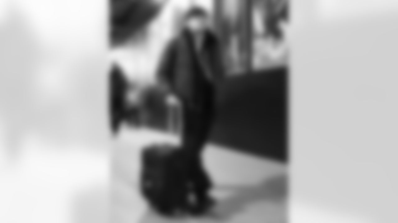 New England Patriots vs Buffalo Bills, Regular Season, December 14, 2025 at Gillette Stadium.