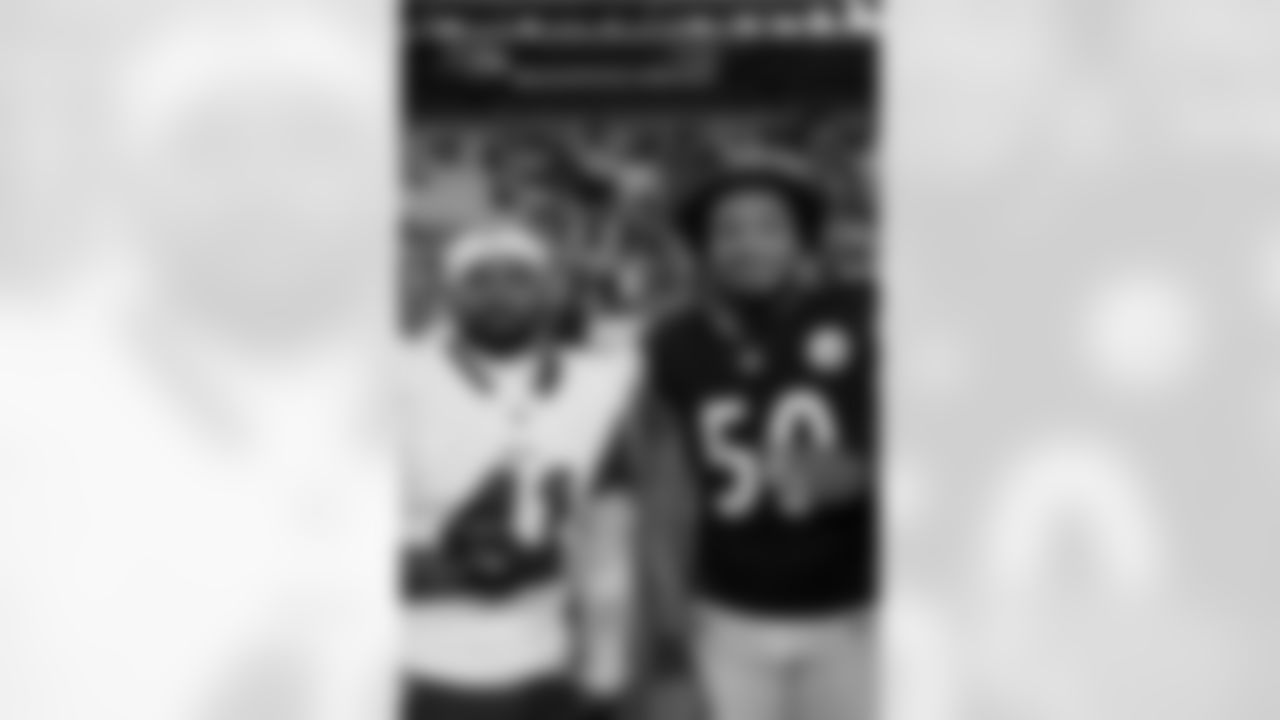 Pittsburgh Steelers vs Buffalo Bills, Regular Season, November 30, 2025 at Acrisure Stadium.