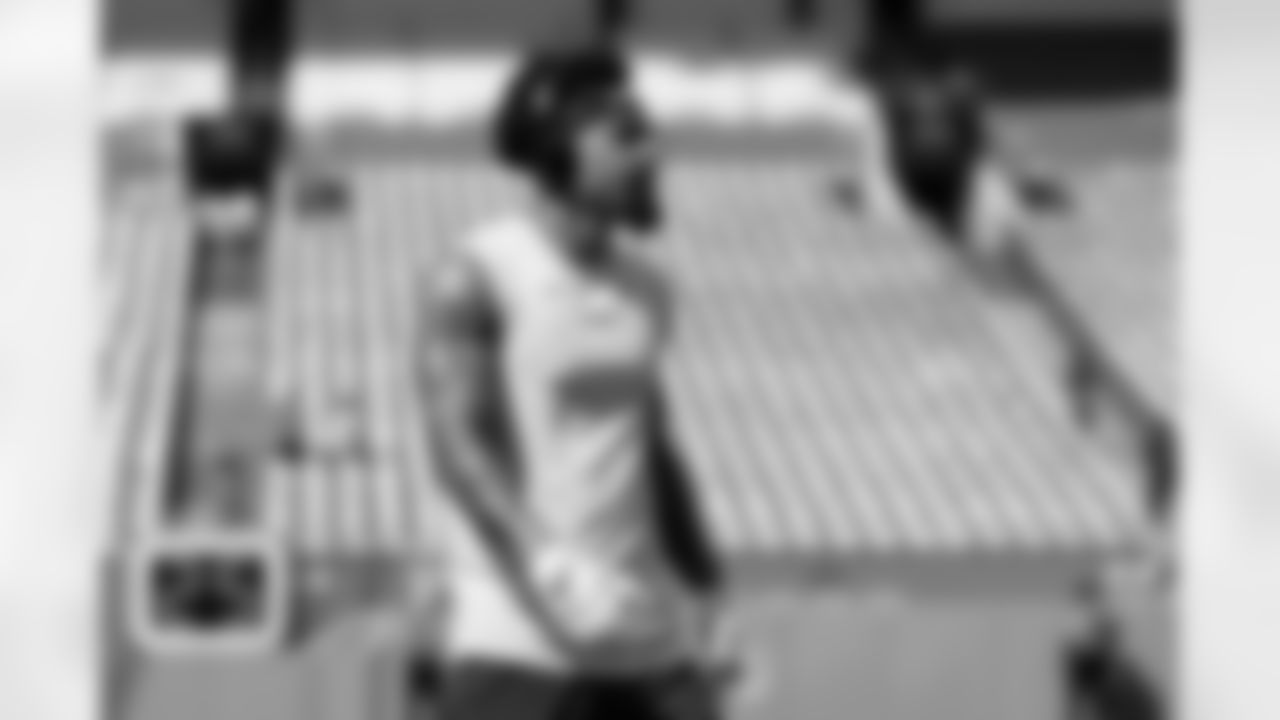 Miami Dolphins vs Buffalo Bills, Regular Season, November 09, 2025 at Hard Rock Stadium.