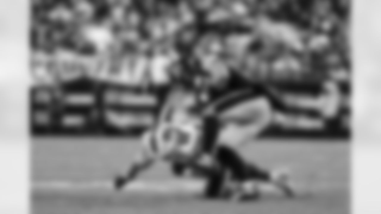 Pittsburgh Steelers vs Buffalo Bills, Regular Season, November 30, 2025 at Acrisure Stadium.