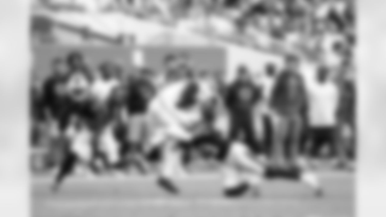 Miami Dolphins vs Buffalo Bills, Regular Season, November 09, 2025 at Hard Rock Stadium.