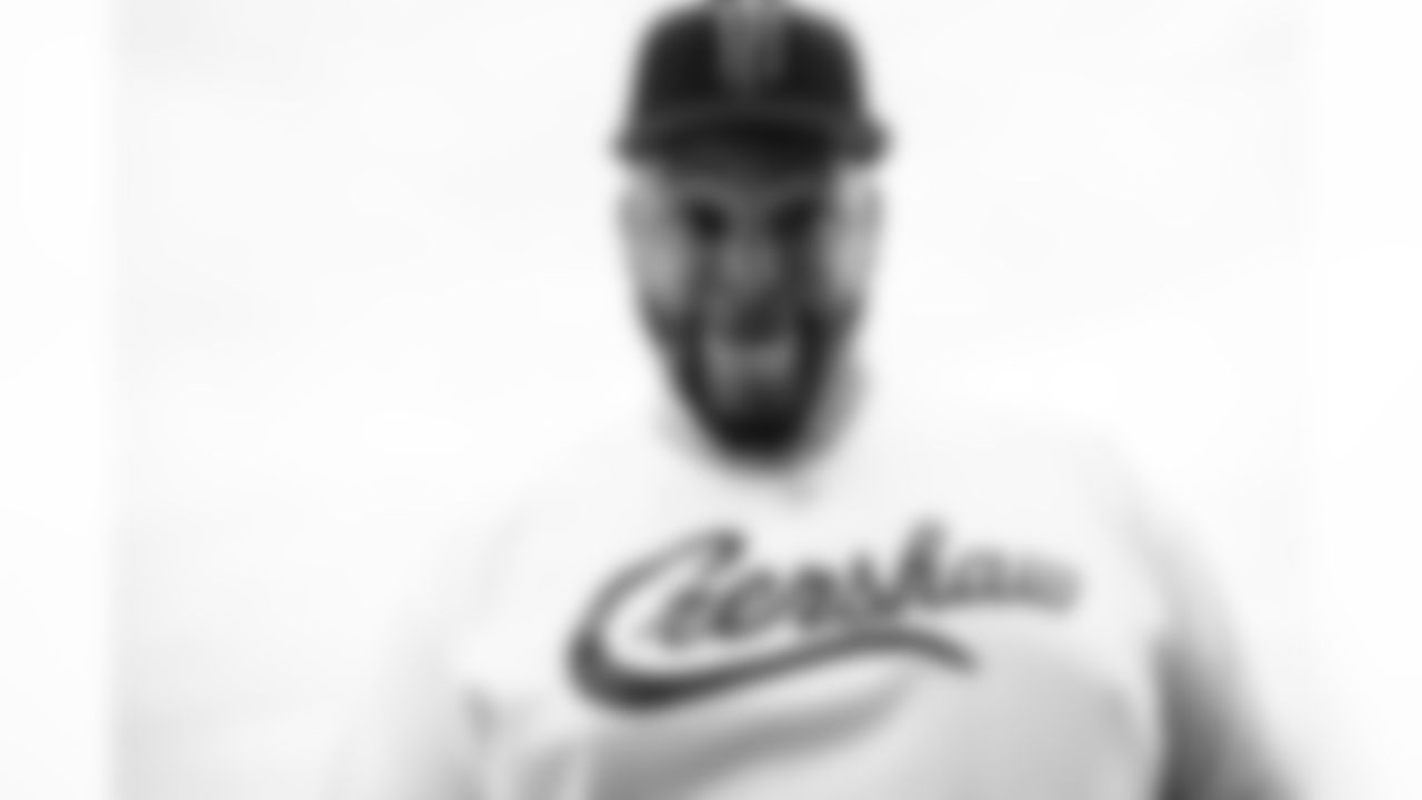 Dion Dawkins (73). Buffalo Bills travel to East Rutherford, September 13, 2025.