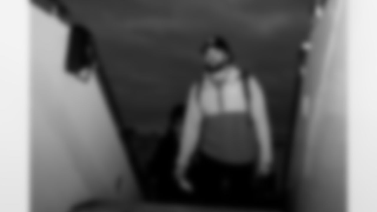 Dawson Knox (88). Buffalo Bills travel to Pittsburgh, November 29, 2025 at Buffalo Niagara International Airport.