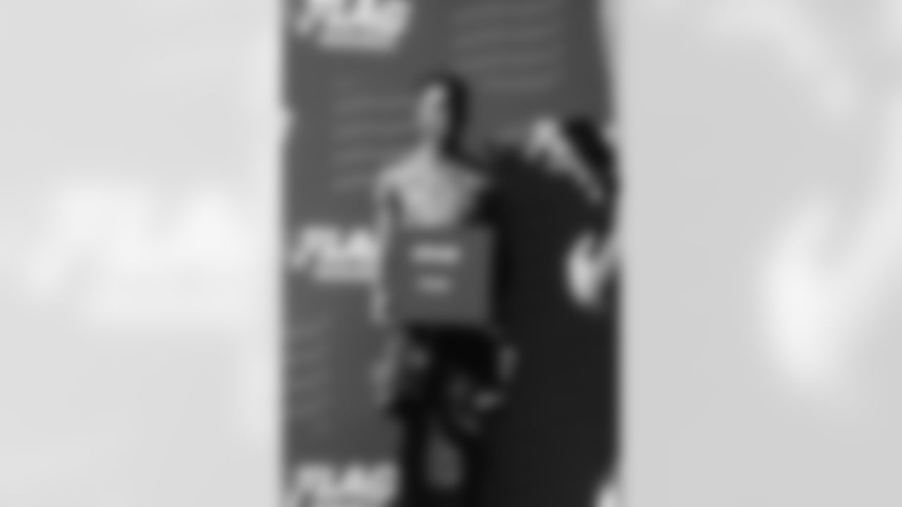 NFLFLAG_REG_BILLS_2025_MB_49