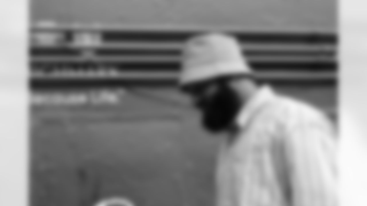 Buffalo Bills vs Tampa Bay Buccaneers, Regular Season, November 16, 2025 at Highmark Stadium.