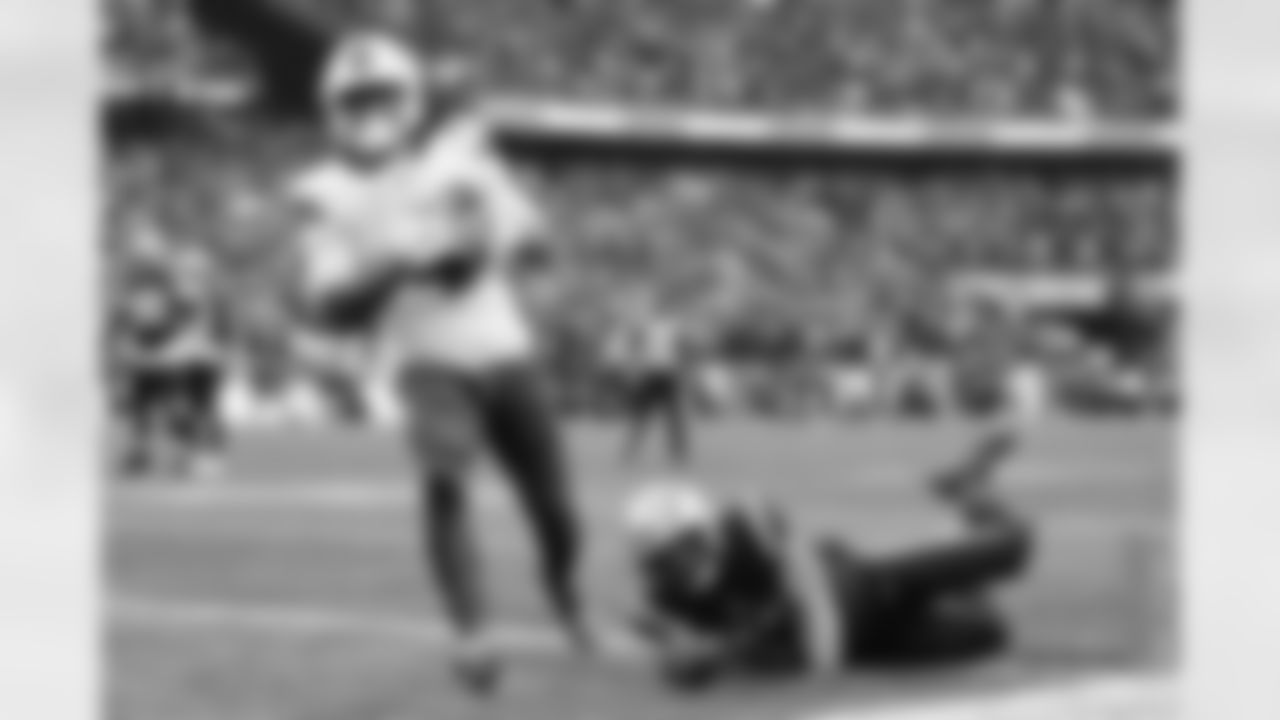 James Cook (4). New England Patriots vs Buffalo Bills, Regular Season, December 14, 2025 at Gillette Stadium.