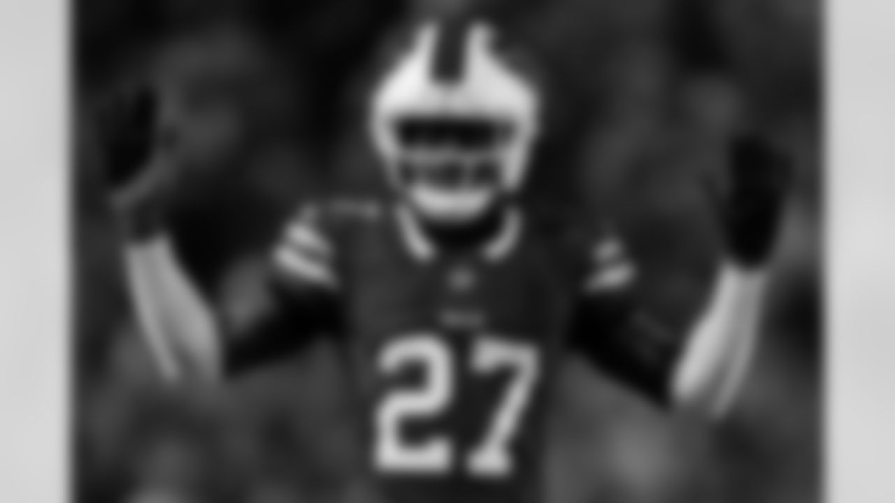 Buffalo Bills vs Miami Dolphins, Regular Season, September 18, 2025 at Highmark Stadium.