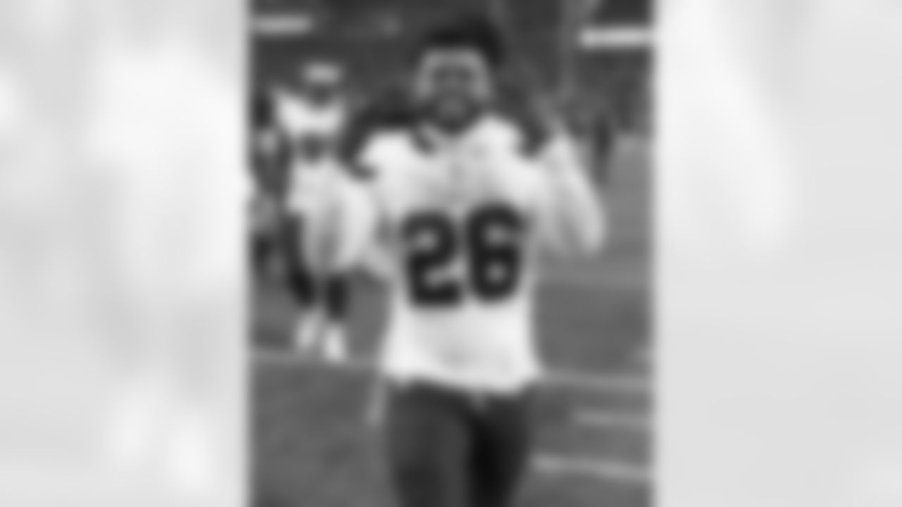 New England Patriots vs Buffalo Bills, Regular Season, December 14, 2025 at Gillette Stadium.