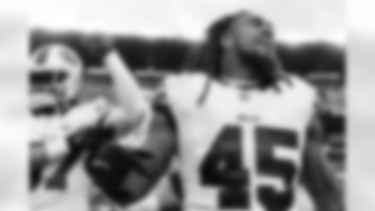 Pittsburgh Steelers vs Buffalo Bills, Regular Season, November 30, 2025 at Acrisure Stadium.