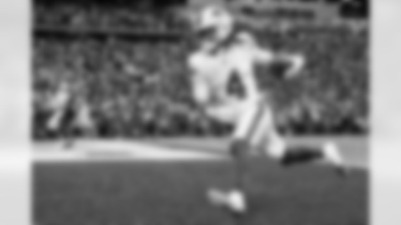 Buffalo Bills vs Tampa Bay Buccaneers, Regular Season, November 16, 2025 at Highmark Stadium.