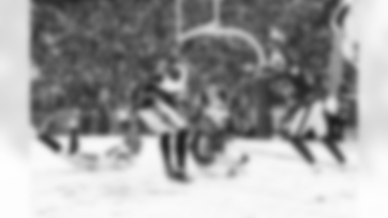 Buffalo Bills vs Cincinnati Bengals, Regular Season, December 07, 2025 at Highmark Stadium.