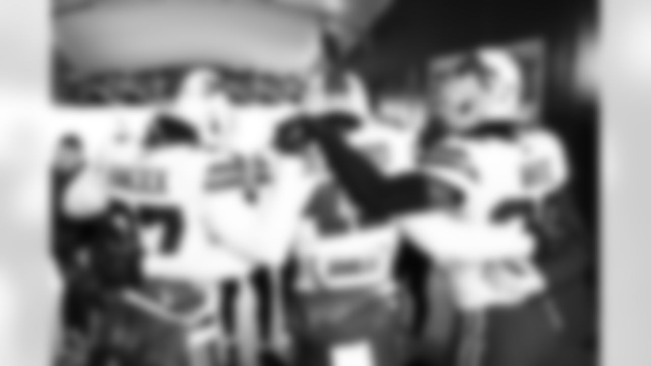 Pittsburgh Steelers vs Buffalo Bills, Regular Season, November 30, 2025 at Acrisure Stadium.