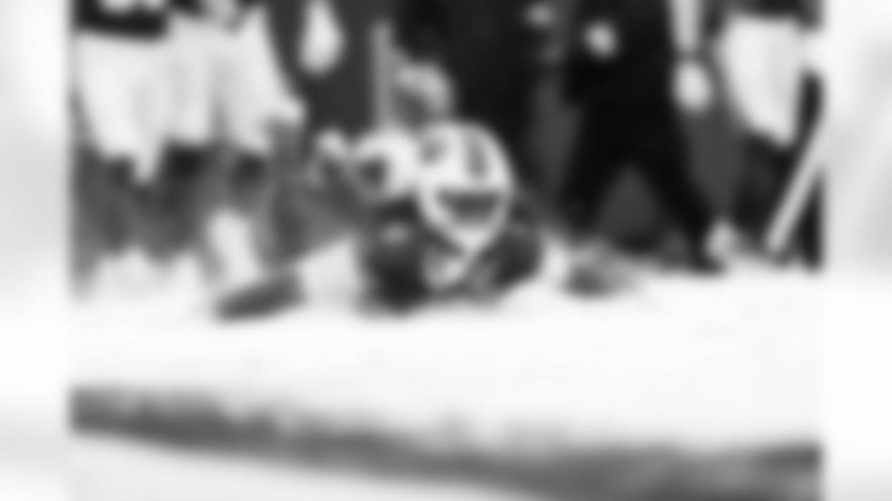 James Cook (4). Buffalo Bills vs Cincinnati Bengals, Regular Season, December 07, 2025 at Highmark Stadium.