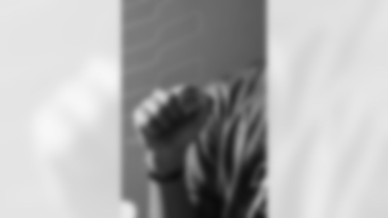 NFLFLAG_REG_BILLS_2025_MB_51