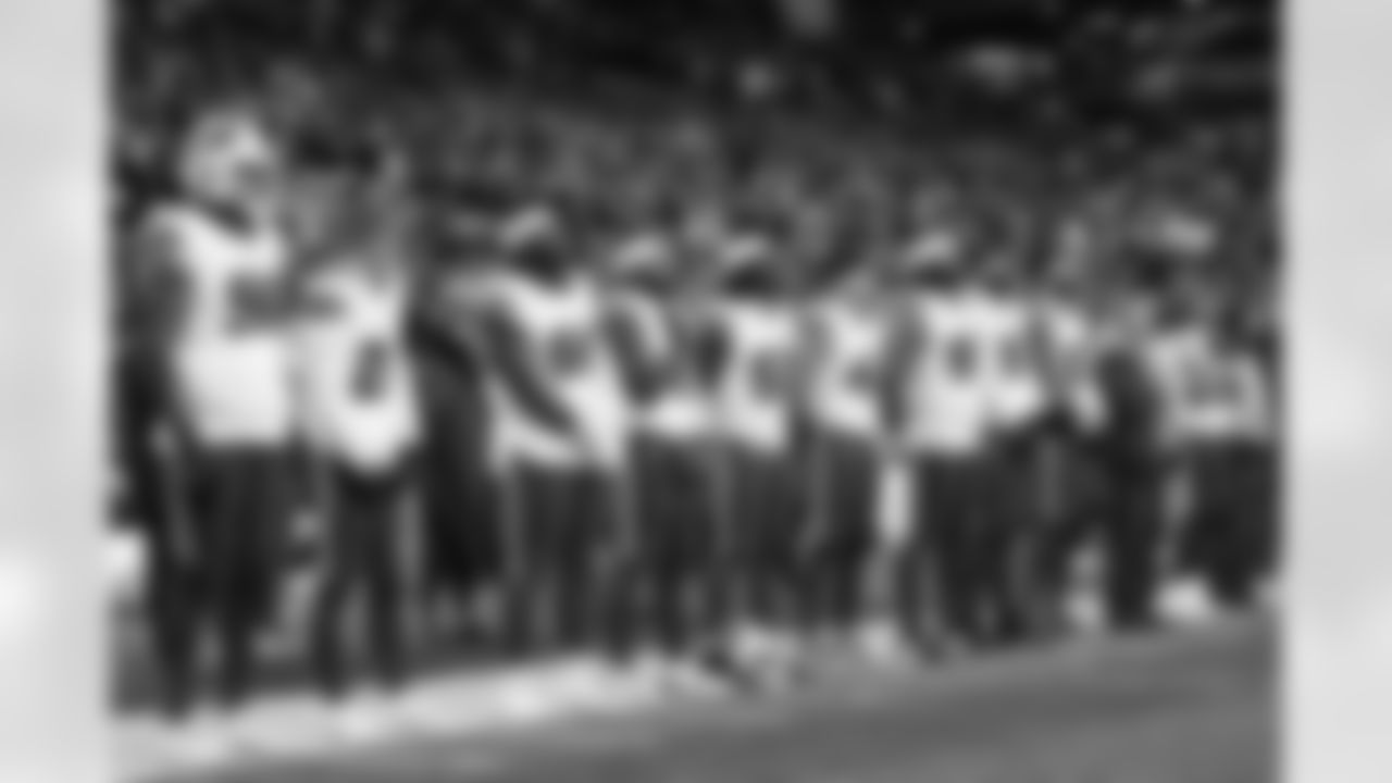 Pittsburgh Steelers vs Buffalo Bills, Regular Season, November 30, 2025 at Acrisure Stadium.