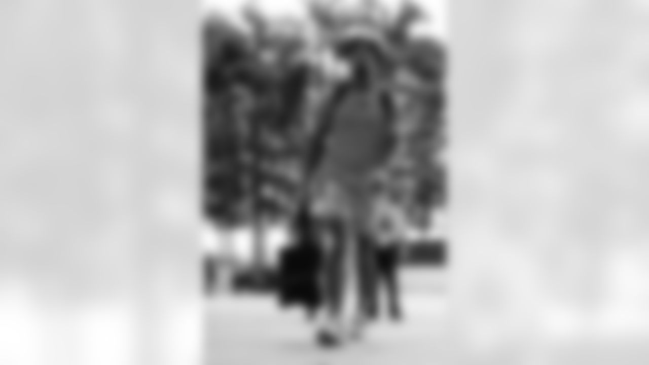 Miami Dolphins vs Buffalo Bills, Regular Season, November 09, 2025 at Hard Rock Stadium.